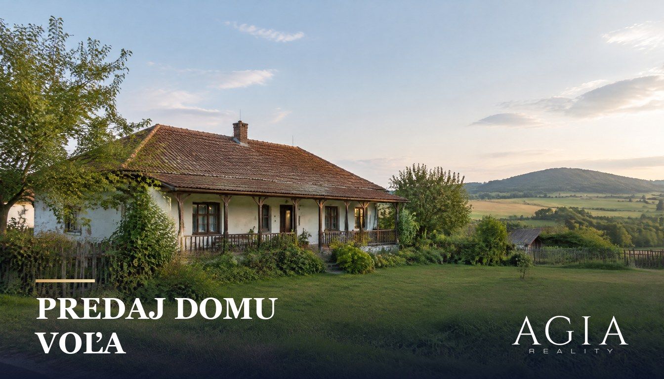 predaj domu Voľa, starší dom na dedine s verandou a výhľadom na polia